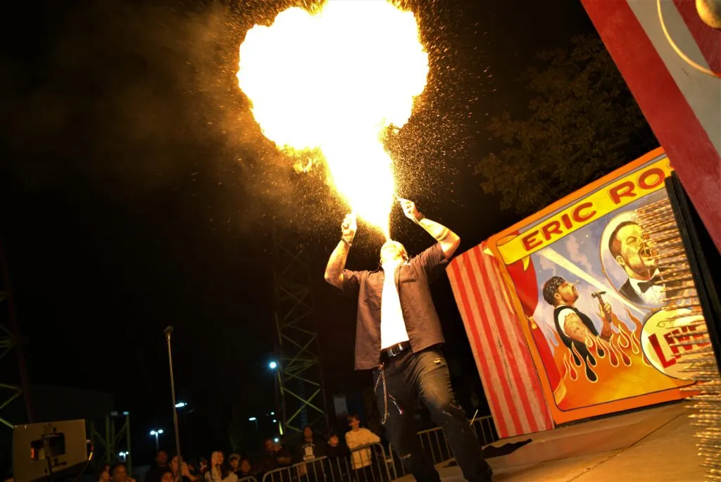 Six Flags Great Adventure Turns Up the Terror with Fright Fest Extreme – Presented by SNICKERS! 🎃 Six Flags Great Adventure Turns Up the Terror with Fright Fest Extreme – Presented by SNICKERS! 🎃