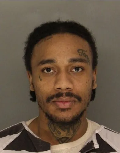 Pittsburgh fugitive arrested as detectives recover stolen handgun Pittsburgh fugitive arrested as detectives recover stolen handgun