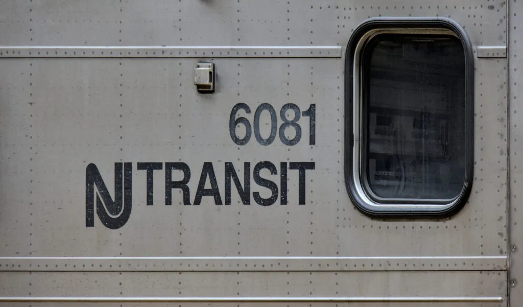 New Jersey commuters prepare travel chaos as NJ Transit strike looms New Jersey commuters prepare travel chaos as NJ Transit strike looms