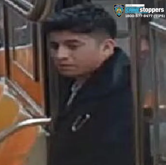 Woman stabbed while riding D train in Brooklyn Woman stabbed while riding D train in Brooklyn