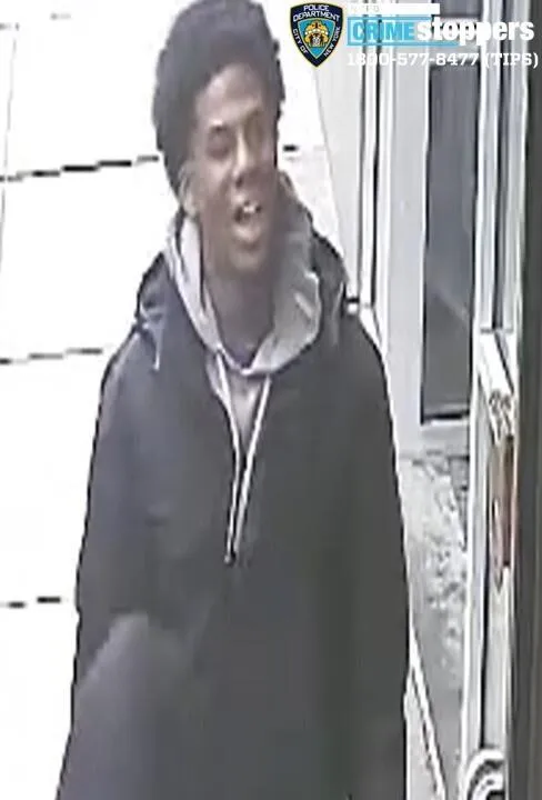 Six suspects sought in group assault and robbery in Flushing Six suspects sought in group assault and robbery in Flushing