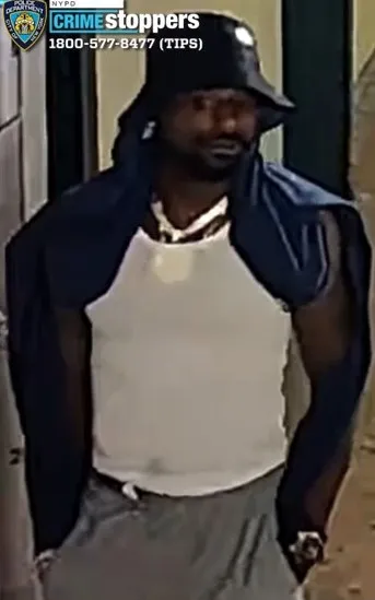 Woman assaulted and robbed at Flushing Avenue subway station, suspect sought Woman assaulted and robbed at Flushing Avenue subway station, suspect sought