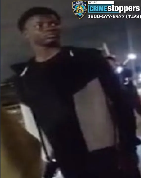 Five suspects sought after man stabbed on Jerome Avenue in early morning attack Five suspects sought after man stabbed on Jerome Avenue in early morning attack