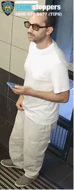 Man sought for lewd act in Manhattan apartment elevator Man sought for lewd act in Manhattan apartment elevator