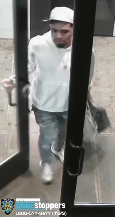 Pickpocket steals wallet on Bronx bus then attempts purchase at Foot Locker Pickpocket steals wallet on Bronx bus then attempts purchase at Foot Locker