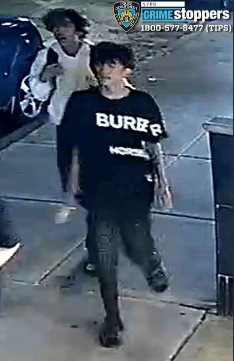 Mob of six assaults man with iron stick in early morning Brooklyn robbery Mob of six assaults man with iron stick in early morning Brooklyn robbery