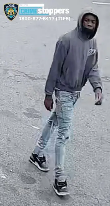 Armed trio rips chain and bracelet off man in bold Bronx stick-up on Bruckner Boulevard Armed trio rips chain and bracelet off man in bold Bronx stick-up on Bruckner Boulevard