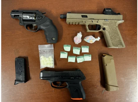 Bronx woman and Pennsylvania man busted with drugs and loaded guns after highway stop in Southeast Bronx woman and Pennsylvania man busted with drugs and loaded guns after highway stop in Southeast