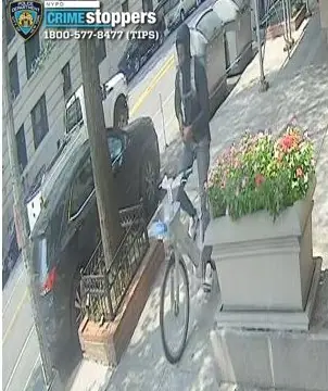 NYPD hunts Citi bike crew behind string of headphone robberies across Manhattan RMA 2161 25 Manhattan Robbery Pattern 073125 090225 Photo 1 1