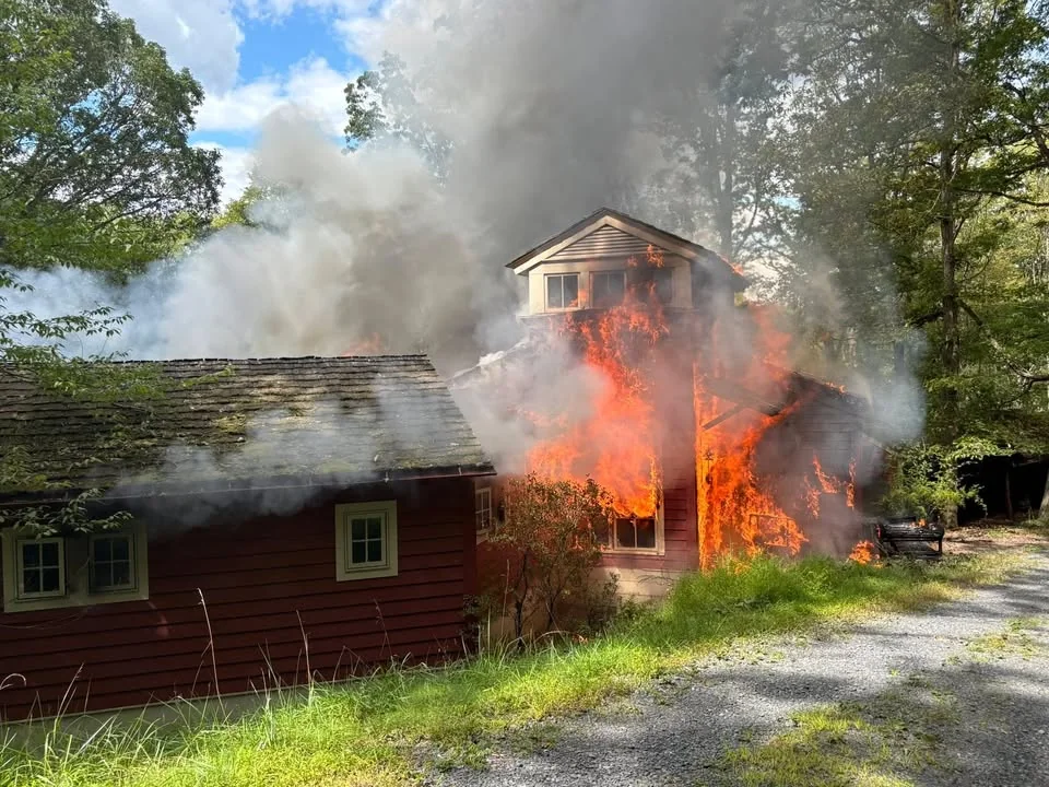 Oakland man busted after torching home then circling back to crime scene Oakland man busted after torching home then circling back to crime scene